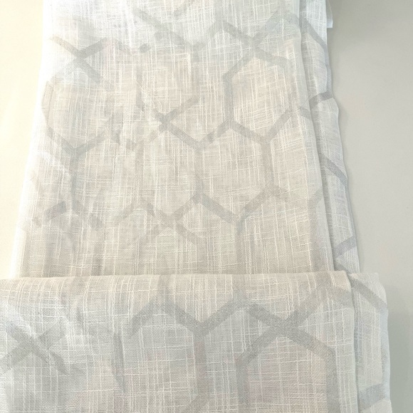 🚨CLEARANCE SALE🚨 COPY - COPY - White Genoa Sheer Rod Pocket Curtain 54" x 108" - Picture 6 of 13